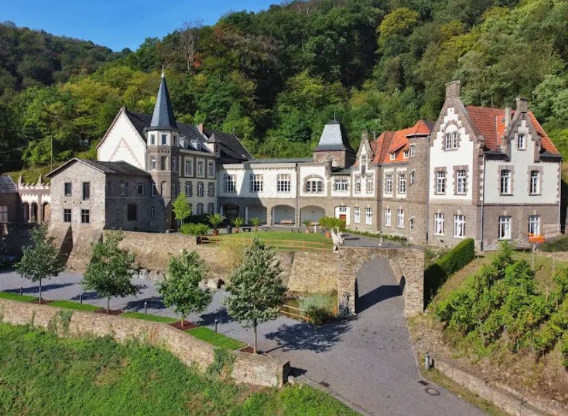 Burg Brohleck, Brohl-Lützing, Germany, Germany